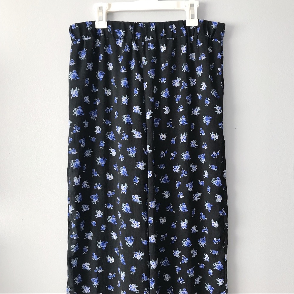 Forever 21 Flowy Floral Pants